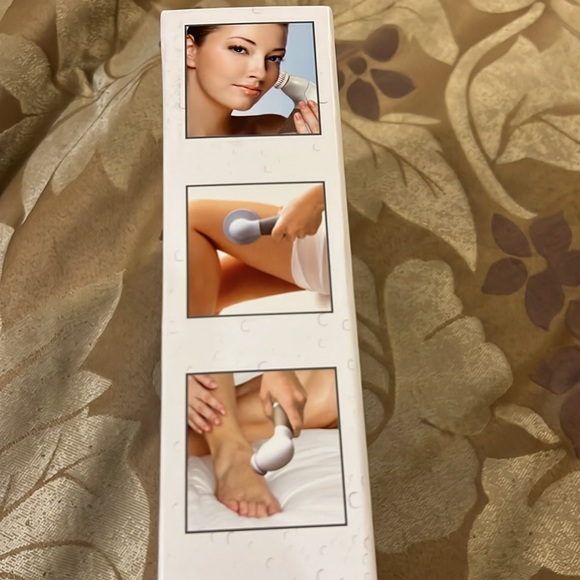 BNIB Demabrush Advanced Cleansing System - Picture 5 of 6